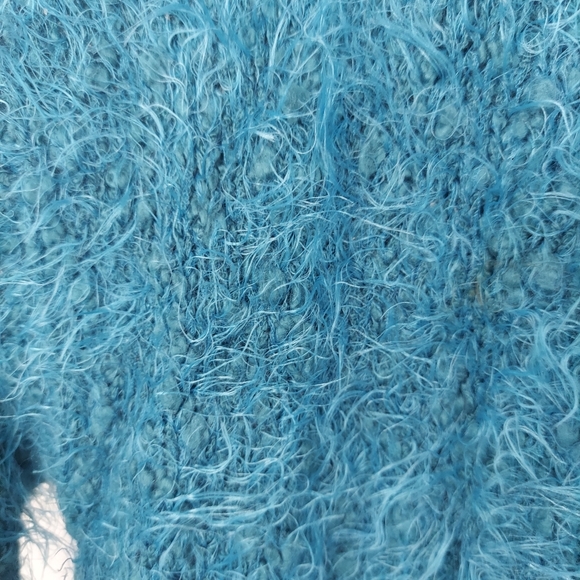 Hinge Scoop Neck Blue Teal Fuzzy Sweater Sz S - Picture 6 of 11